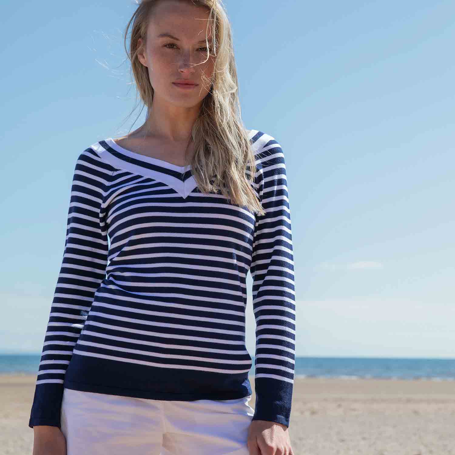 MARBLE Raglan Sweater with Contrast Stripe in Navy - 7800 1 7800 103 3